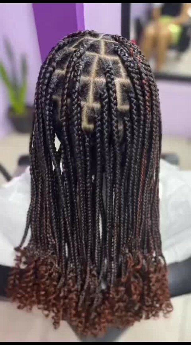 Knotless braids with curly ends
.
.
.
Book an appointment with us